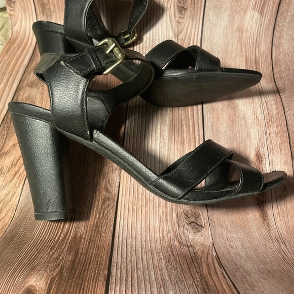 Block heel sandals - Picture 2 of 5